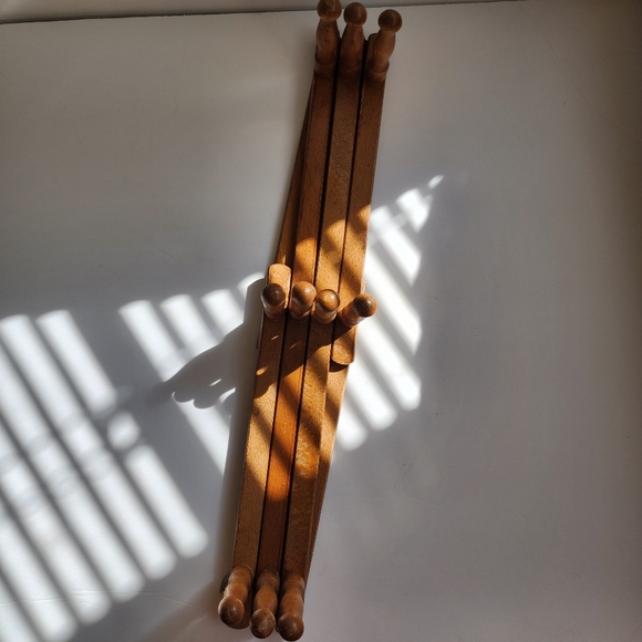 Vintage wooden accordion coat/hat/plants ect - Picture 13 of 14